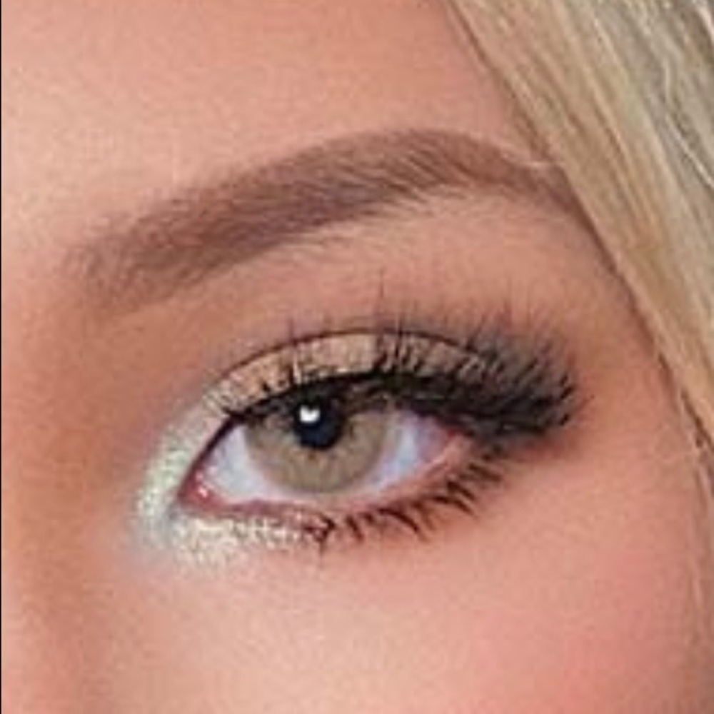 Makeup eye color